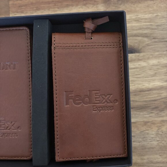 FedEx Express Leeman Genuine Leather Passport and Travel Luggage Tag Set NWT - Picture 4 of 13
